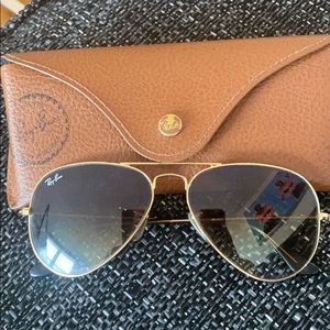 Woman's ray ban sunglasses